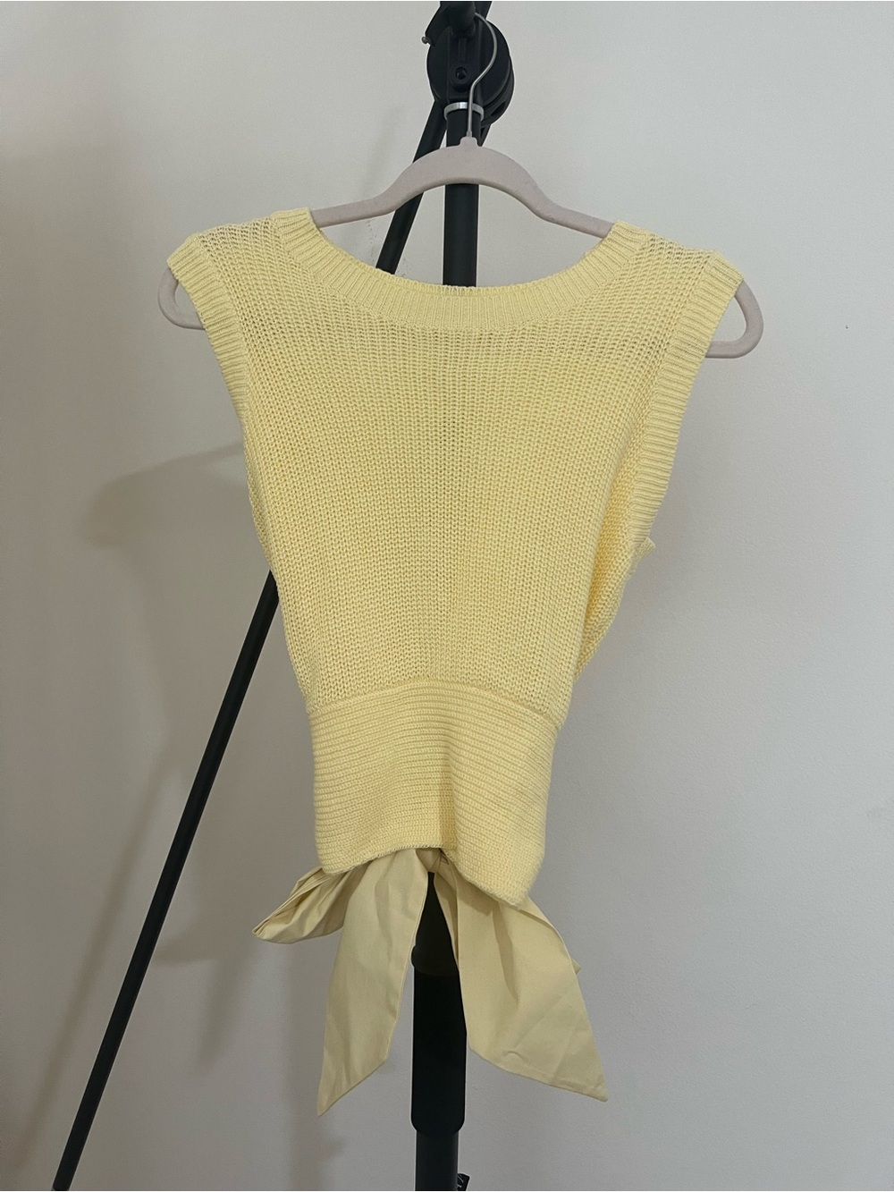Amazon Sleeveless Knit Tie-Back Tank Top - Pale Yellow